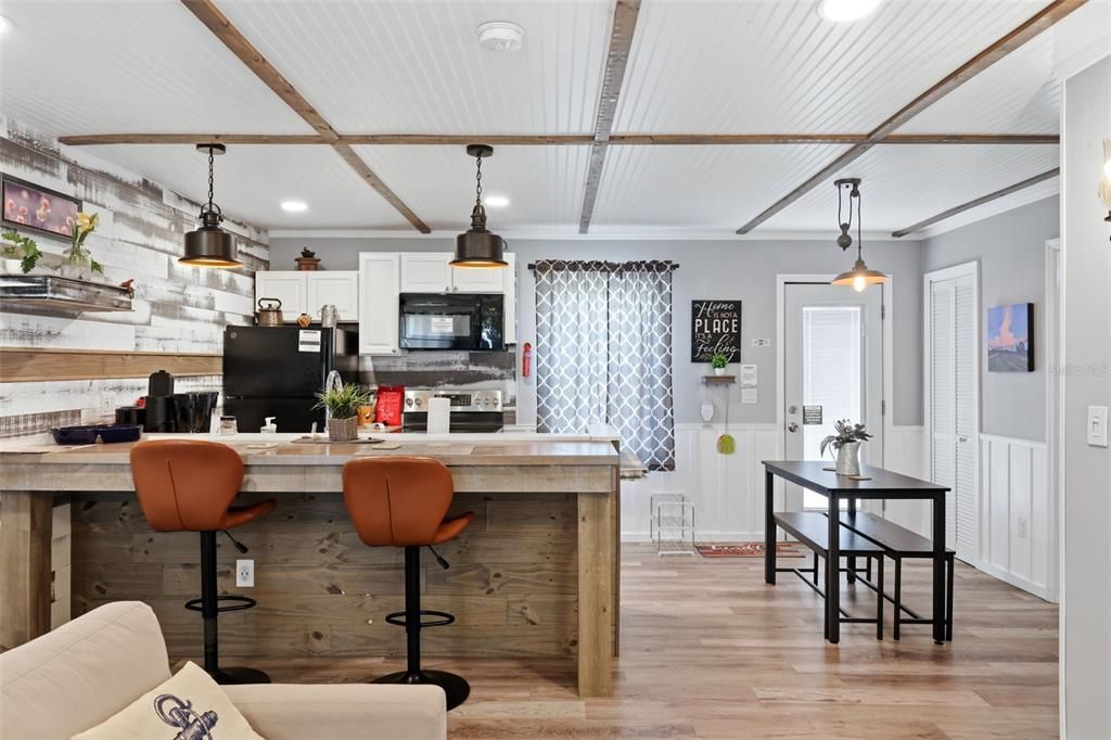 For Sale: $2,000,000 (3 beds, 2 baths, 2016 Square Feet)