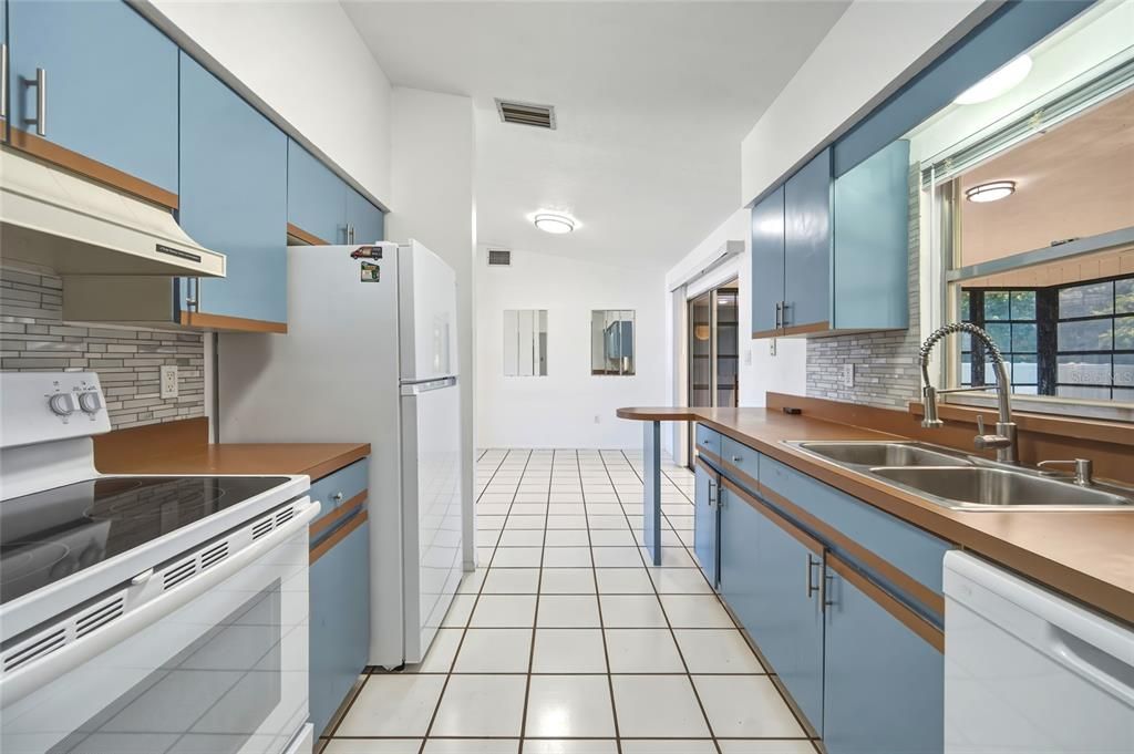 В аренду: $1,695 (2 спален, 2 ванн, 1014 Квадратных фут)