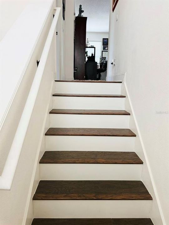 合同活跃: $479,990 (3 贝兹, 3 浴室, 2136 平方英尺)
