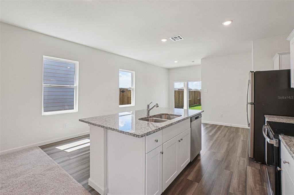 For Sale: $289,990 (3 beds, 2 baths, 1366 Square Feet)