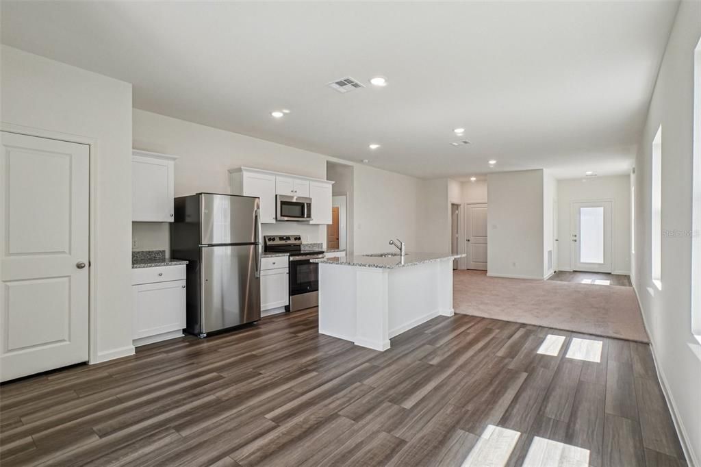 For Sale: $289,990 (3 beds, 2 baths, 1366 Square Feet)