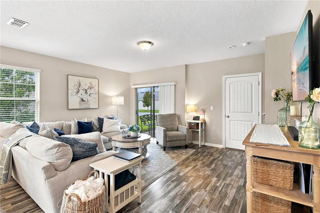 For Sale: $455,000 (3 beds, 2 baths, 1814 Square Feet)