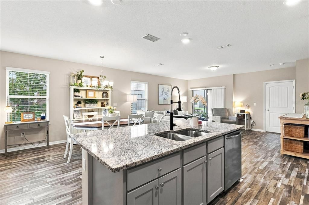 For Sale: $455,000 (3 beds, 2 baths, 1814 Square Feet)