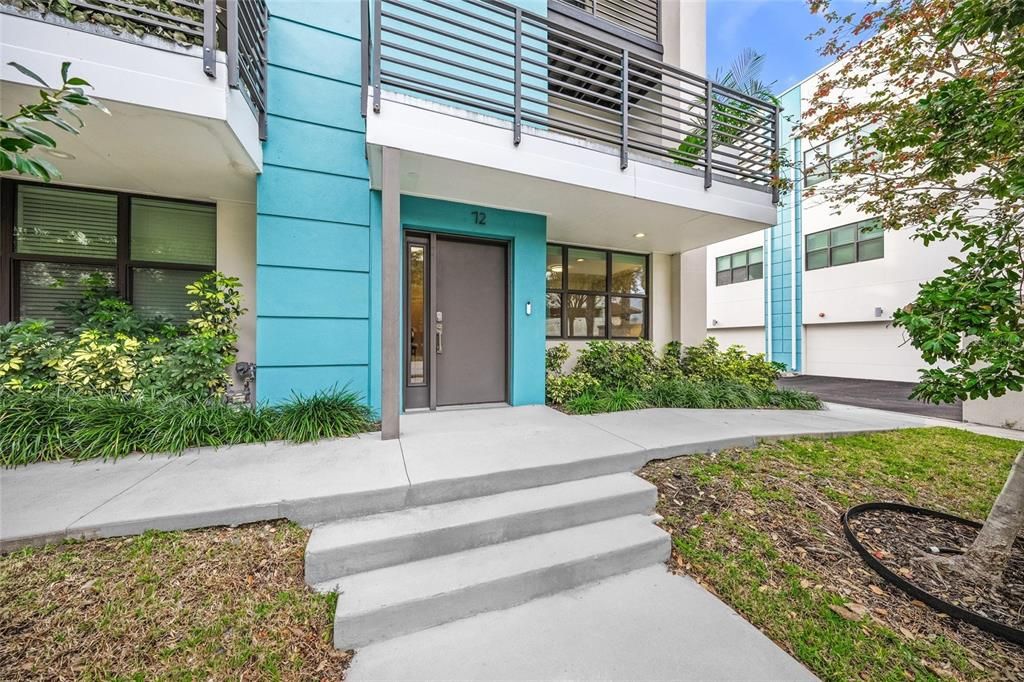 For Sale: $1,250,000 (3 beds, 3 baths, 2761 Square Feet)