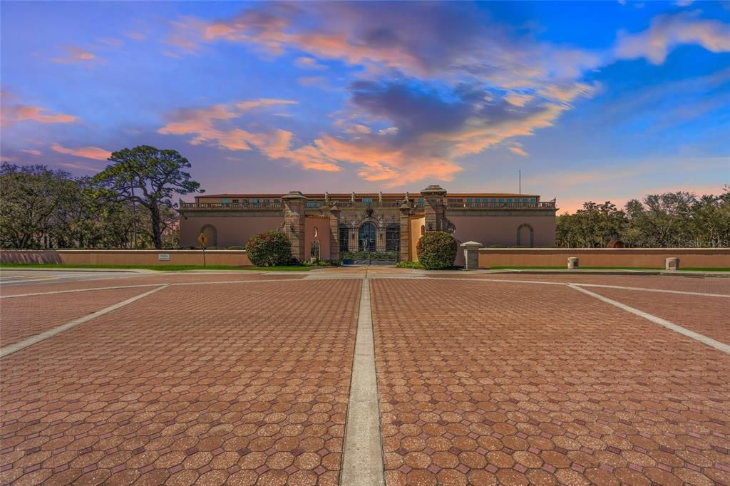 For Sale: $1,250,000 (3 beds, 3 baths, 2761 Square Feet)