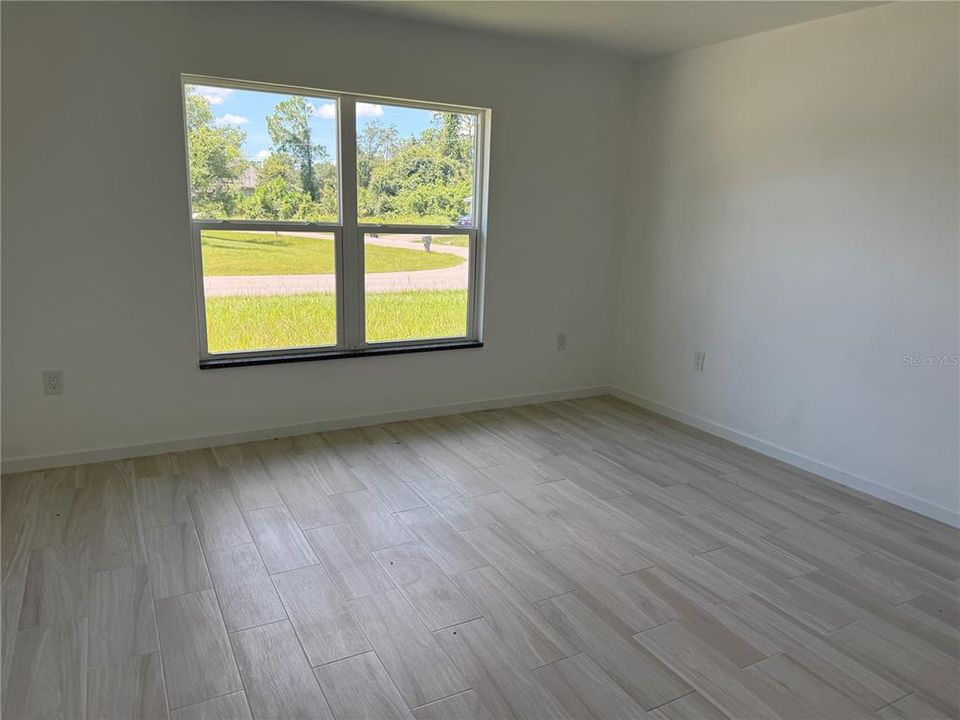 En Renta: $2,100 (4 camas, 2 baños, 1800 Pies cuadrados)