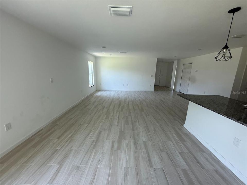 En Renta: $2,100 (4 camas, 2 baños, 1800 Pies cuadrados)
