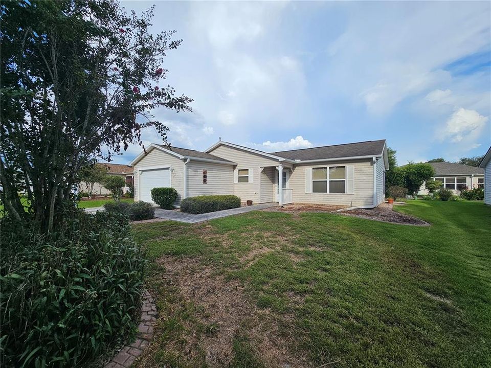 For Rent: $2,100 (2 beds, 2 baths, 1100 Square Feet)