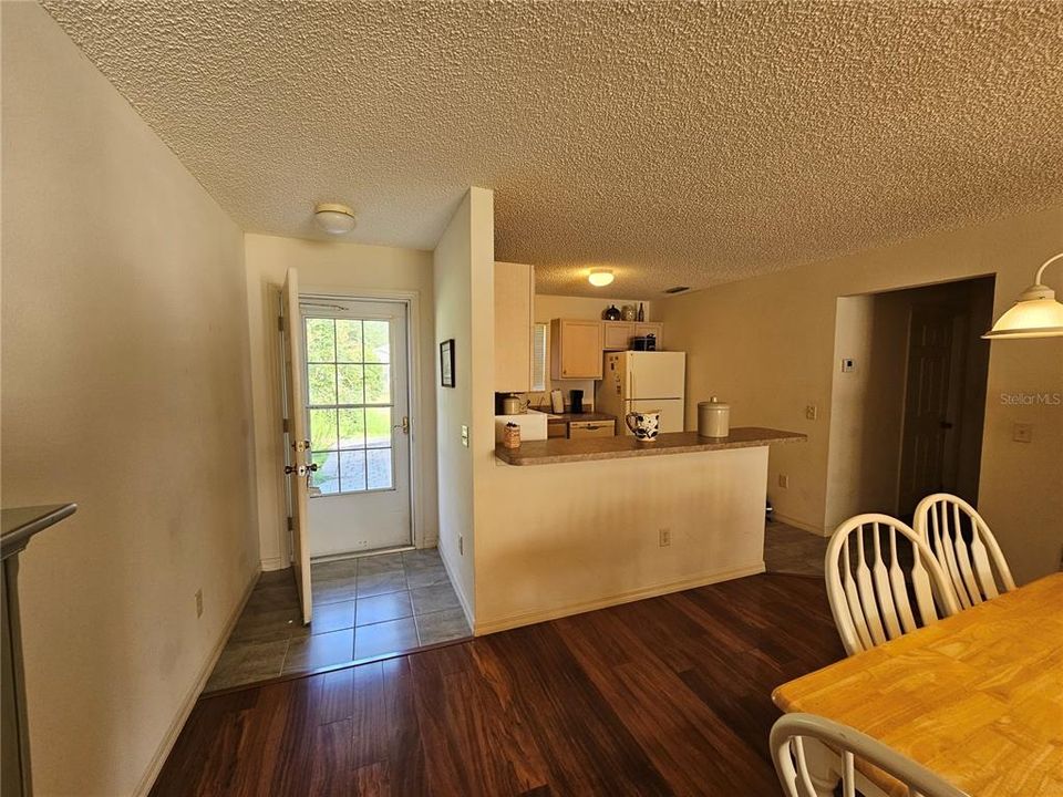 For Rent: $2,100 (2 beds, 2 baths, 1100 Square Feet)