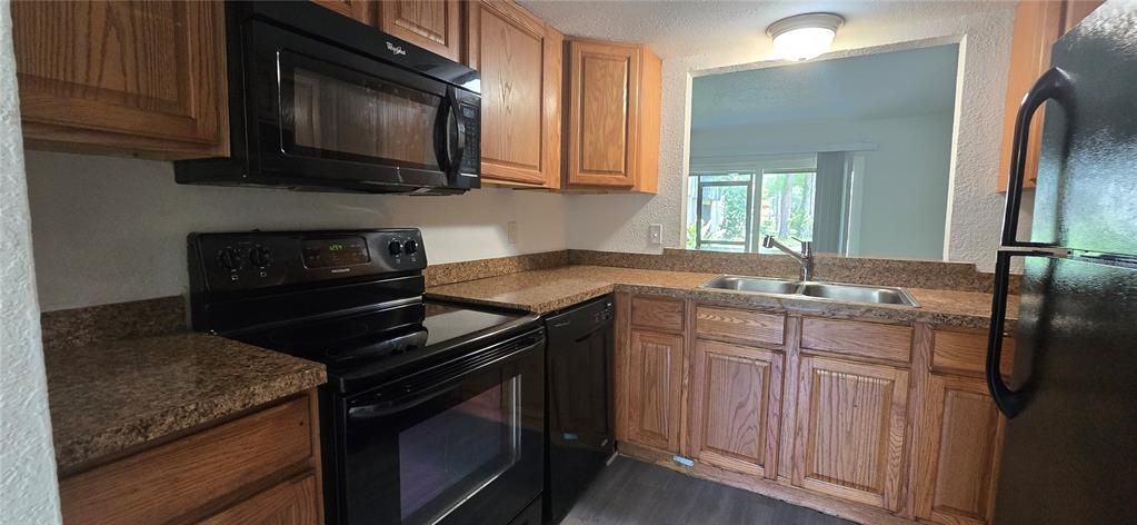 For Sale: $125,000 (2 beds, 1 baths, 1000 Square Feet)