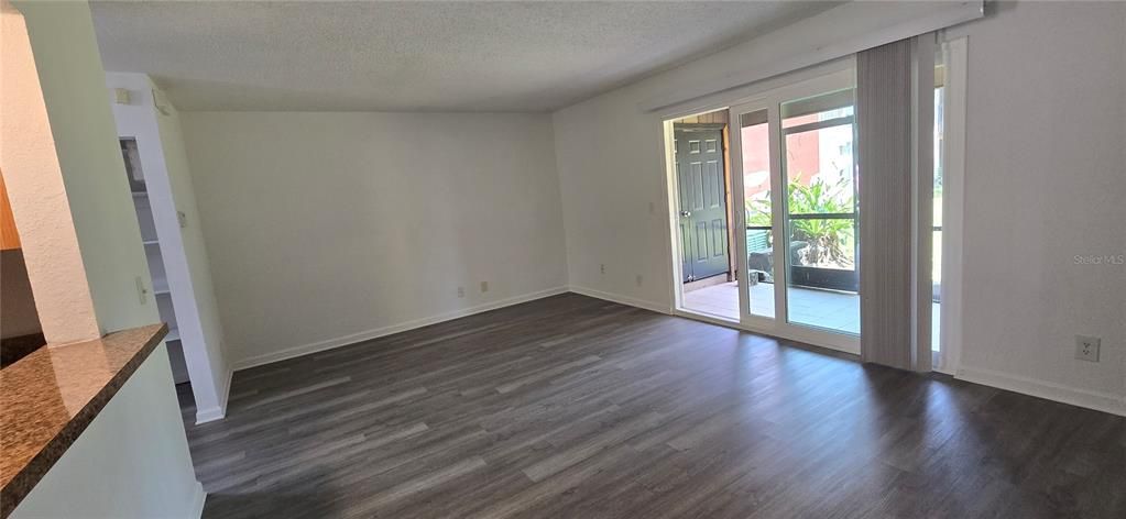 For Sale: $125,000 (2 beds, 1 baths, 1000 Square Feet)
