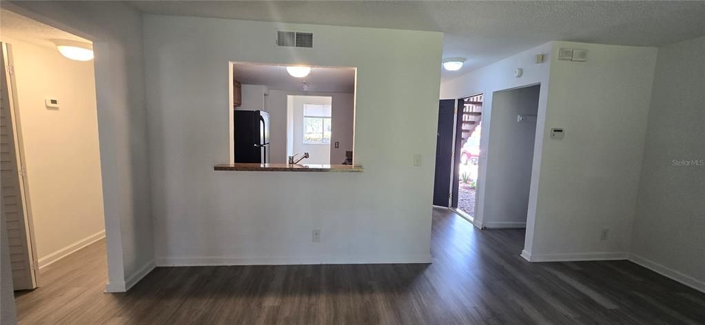 For Sale: $125,000 (2 beds, 1 baths, 1000 Square Feet)