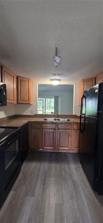 For Sale: $125,000 (2 beds, 1 baths, 1000 Square Feet)