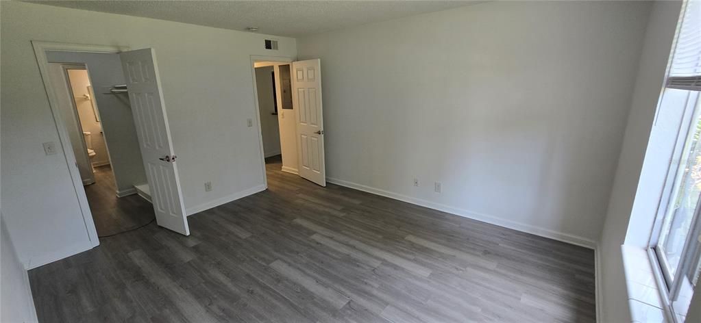 For Sale: $125,000 (2 beds, 1 baths, 1000 Square Feet)
