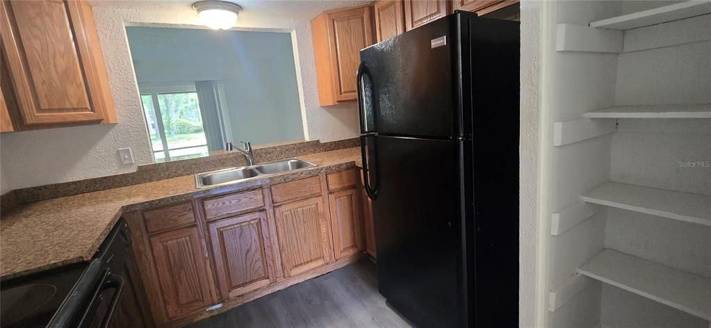 For Sale: $125,000 (2 beds, 1 baths, 1000 Square Feet)