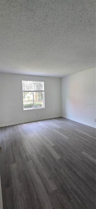 For Sale: $125,000 (2 beds, 1 baths, 1000 Square Feet)