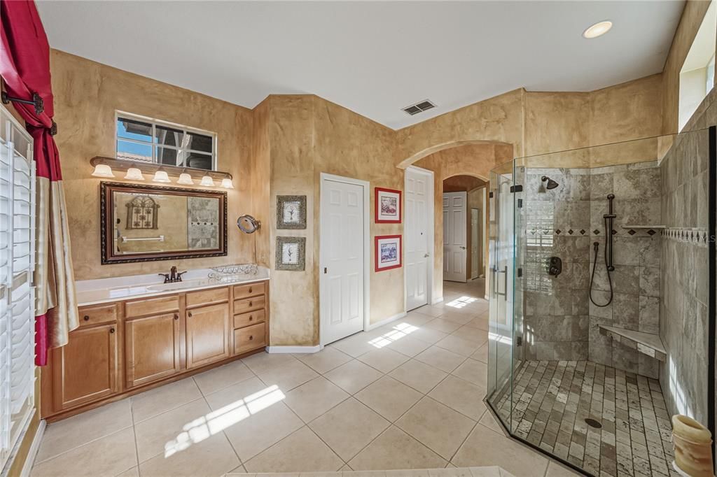 For Rent: $3,200 (3 beds, 3 baths, 2569 Square Feet)