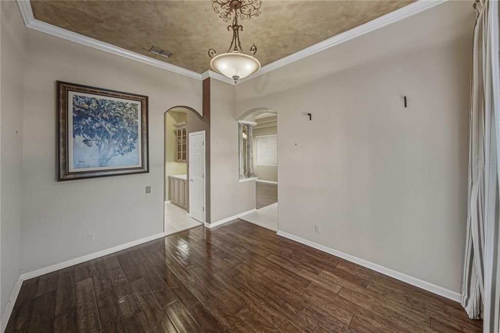 For Rent: $3,200 (3 beds, 3 baths, 2569 Square Feet)