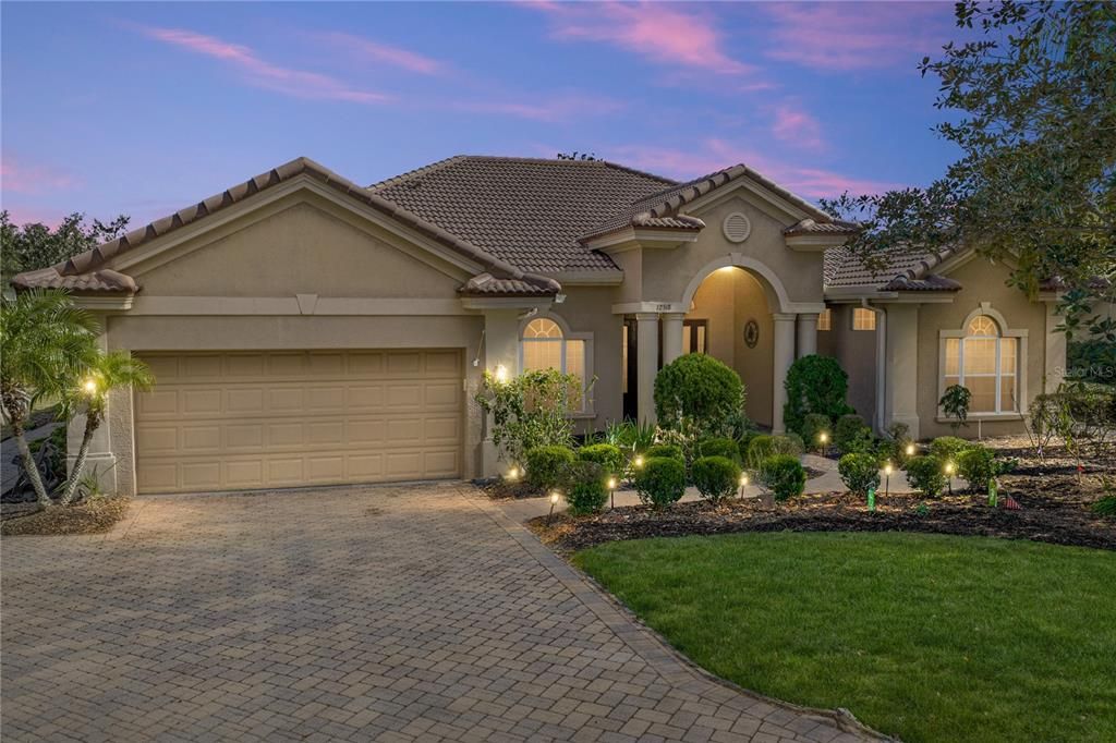 For Rent: $3,200 (3 beds, 3 baths, 2569 Square Feet)