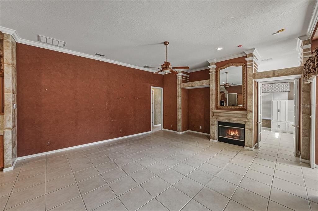 For Rent: $3,200 (3 beds, 3 baths, 2569 Square Feet)