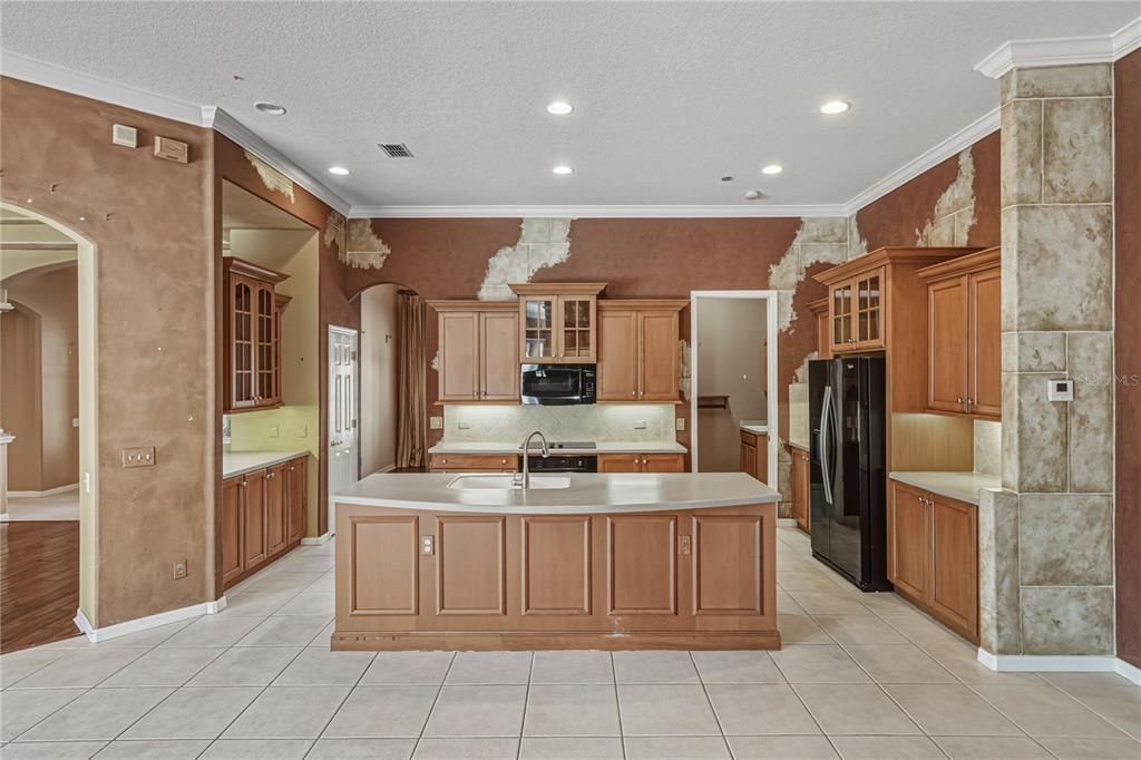 For Rent: $3,200 (3 beds, 3 baths, 2569 Square Feet)