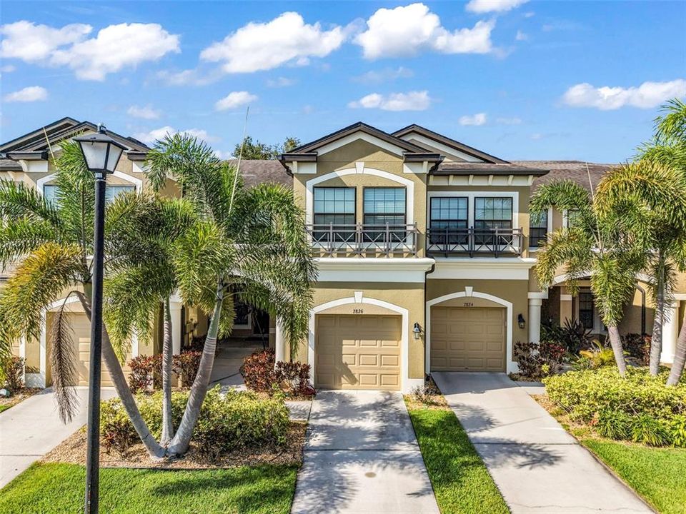 For Sale: $320,000 (2 beds, 2 baths, 1624 Square Feet)