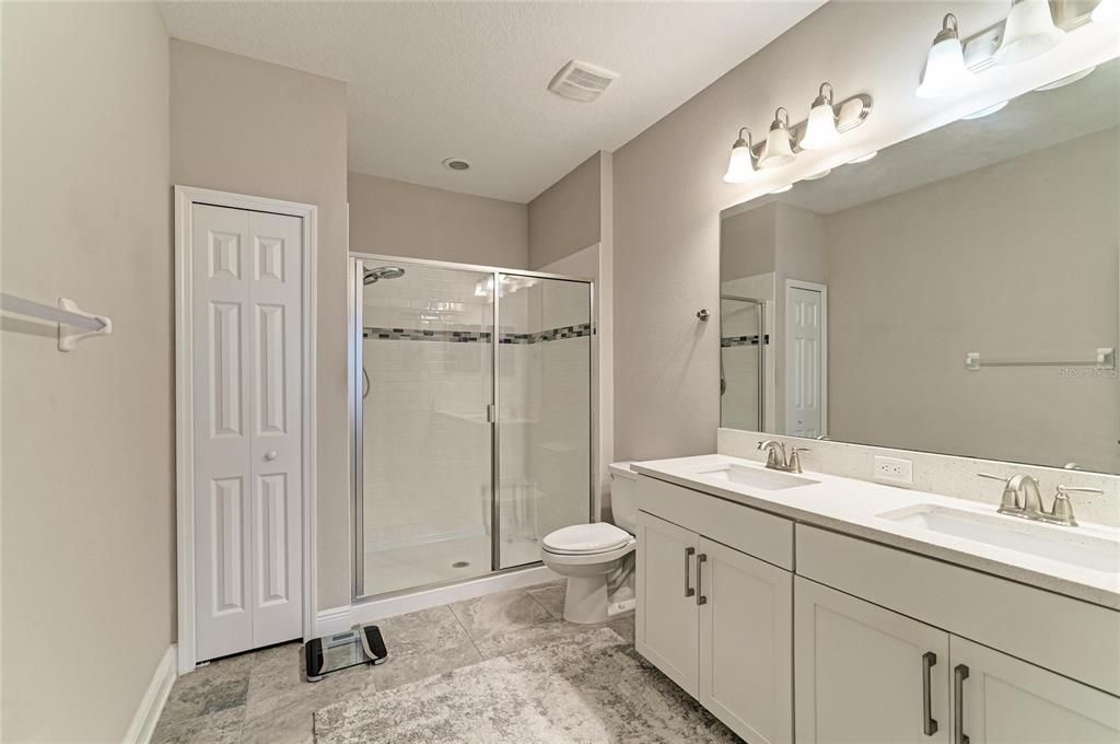 For Sale: $350,000 (2 beds, 2 baths, 1612 Square Feet)