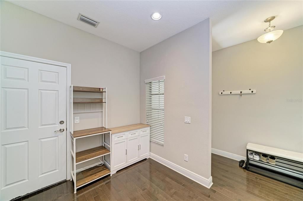 For Sale: $350,000 (2 beds, 2 baths, 1612 Square Feet)