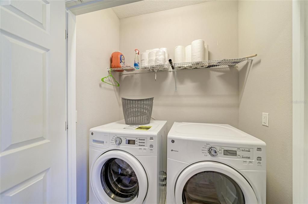 For Sale: $350,000 (2 beds, 2 baths, 1612 Square Feet)