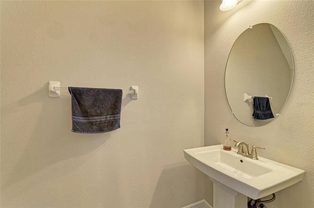 For Sale: $350,000 (2 beds, 2 baths, 1612 Square Feet)