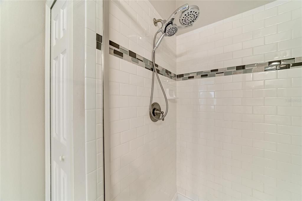 For Sale: $350,000 (2 beds, 2 baths, 1612 Square Feet)