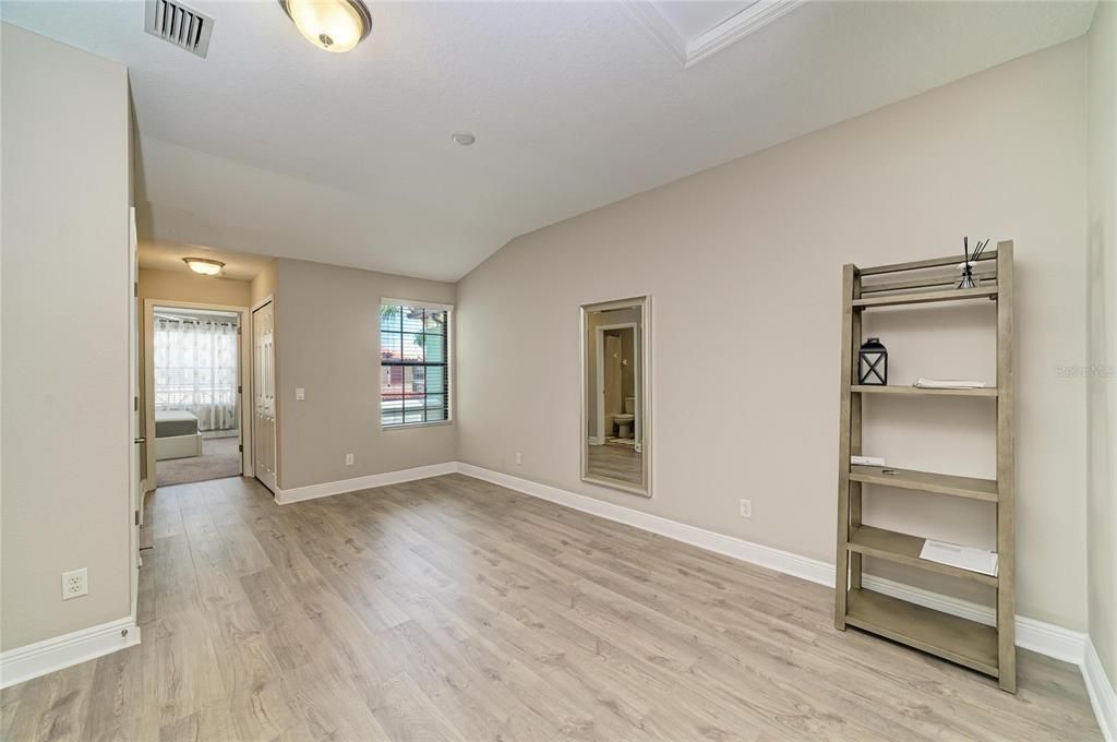 For Sale: $350,000 (2 beds, 2 baths, 1612 Square Feet)