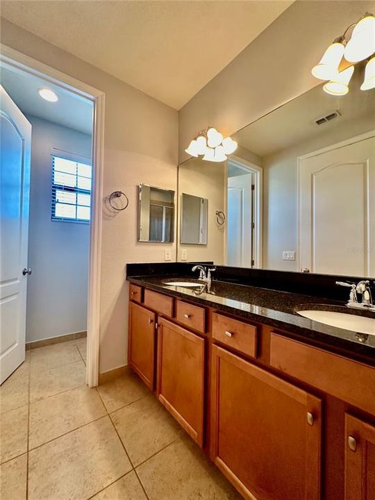 For Sale: $370,000 (2 beds, 2 baths, 1639 Square Feet)