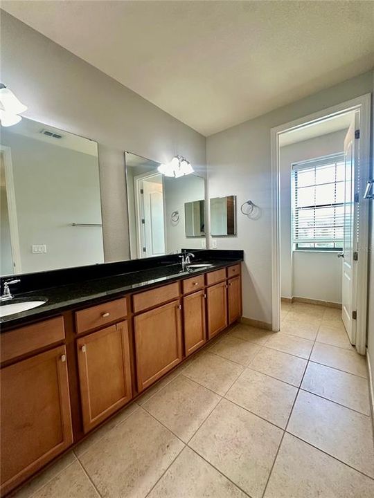 For Sale: $370,000 (2 beds, 2 baths, 1639 Square Feet)