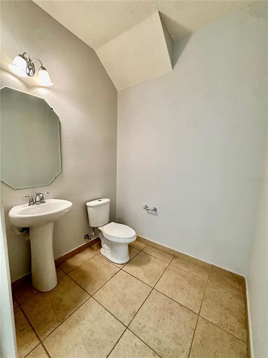 For Sale: $370,000 (2 beds, 2 baths, 1639 Square Feet)