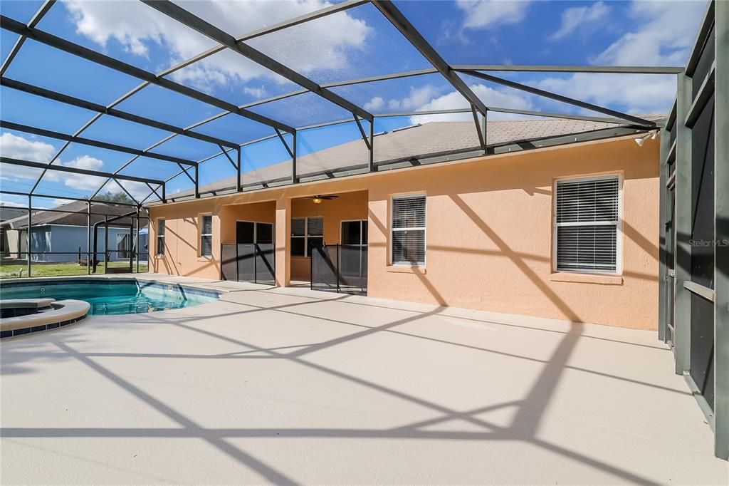 For Sale: $385,000 (4 beds, 3 baths, 2384 Square Feet)