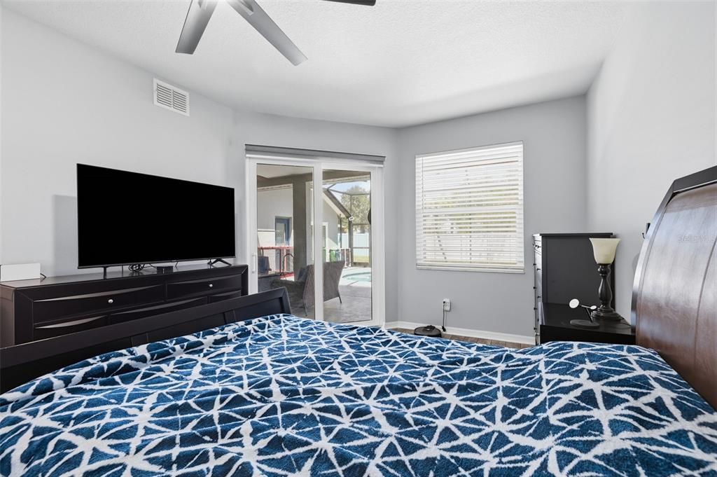 For Sale: $525,000 (4 beds, 2 baths, 2112 Square Feet)