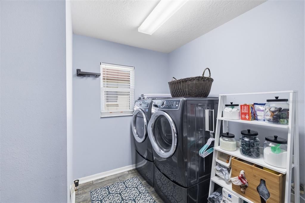For Sale: $525,000 (4 beds, 2 baths, 2112 Square Feet)