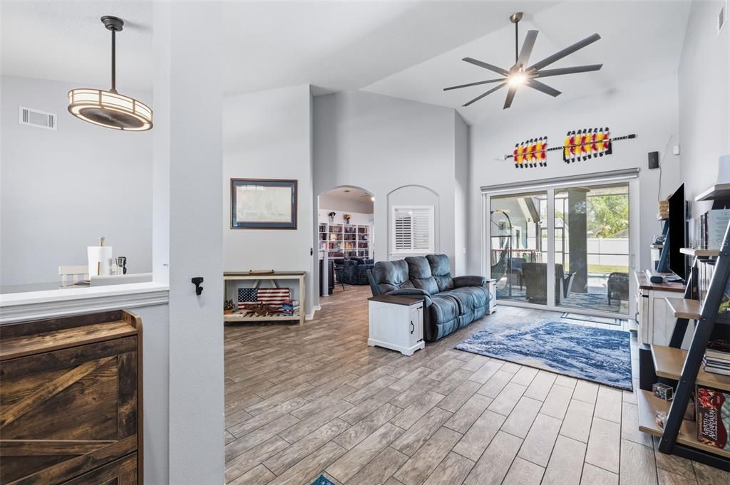 For Sale: $525,000 (4 beds, 2 baths, 2112 Square Feet)