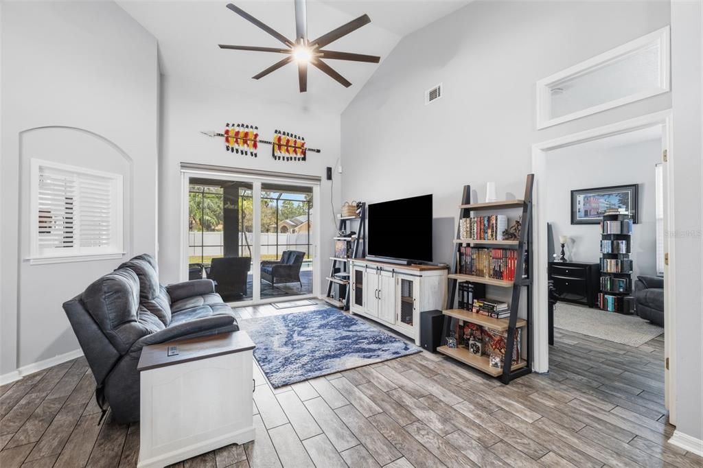 For Sale: $525,000 (4 beds, 2 baths, 2112 Square Feet)