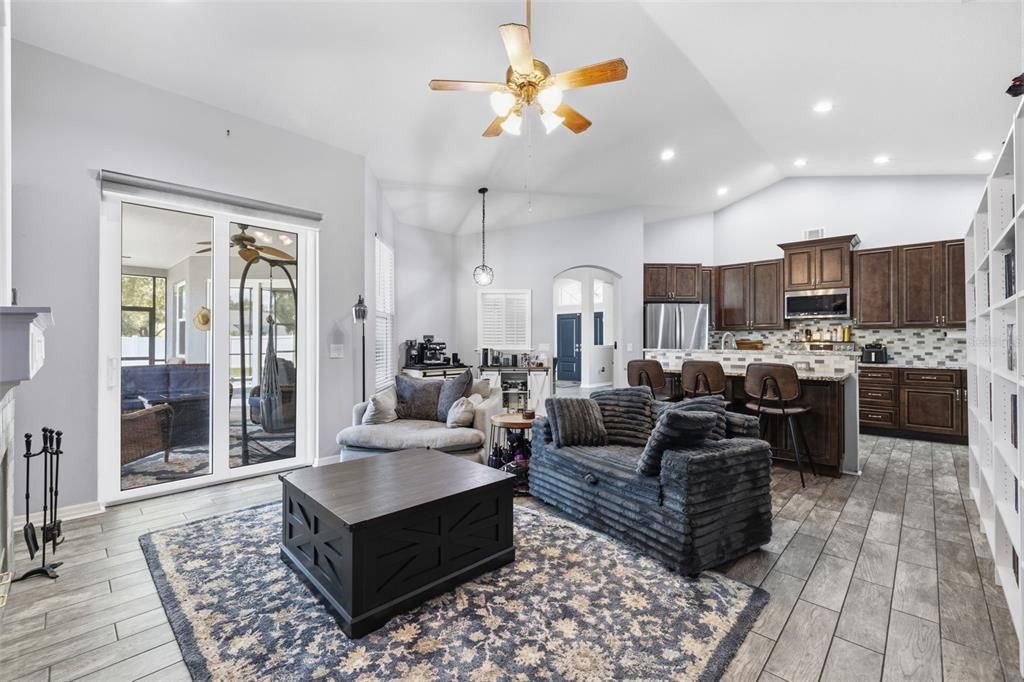 For Sale: $525,000 (4 beds, 2 baths, 2112 Square Feet)