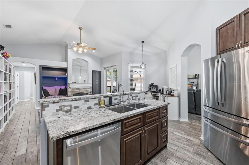 For Sale: $525,000 (4 beds, 2 baths, 2112 Square Feet)