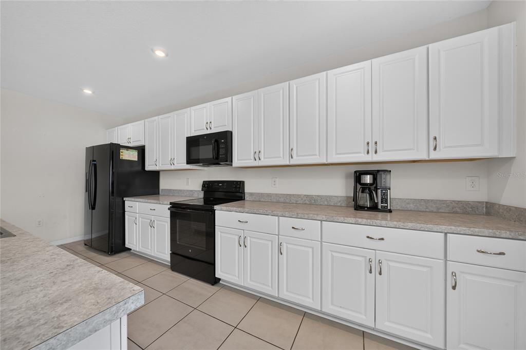 For Sale: $370,000 (4 beds, 2 baths, 2168 Square Feet)