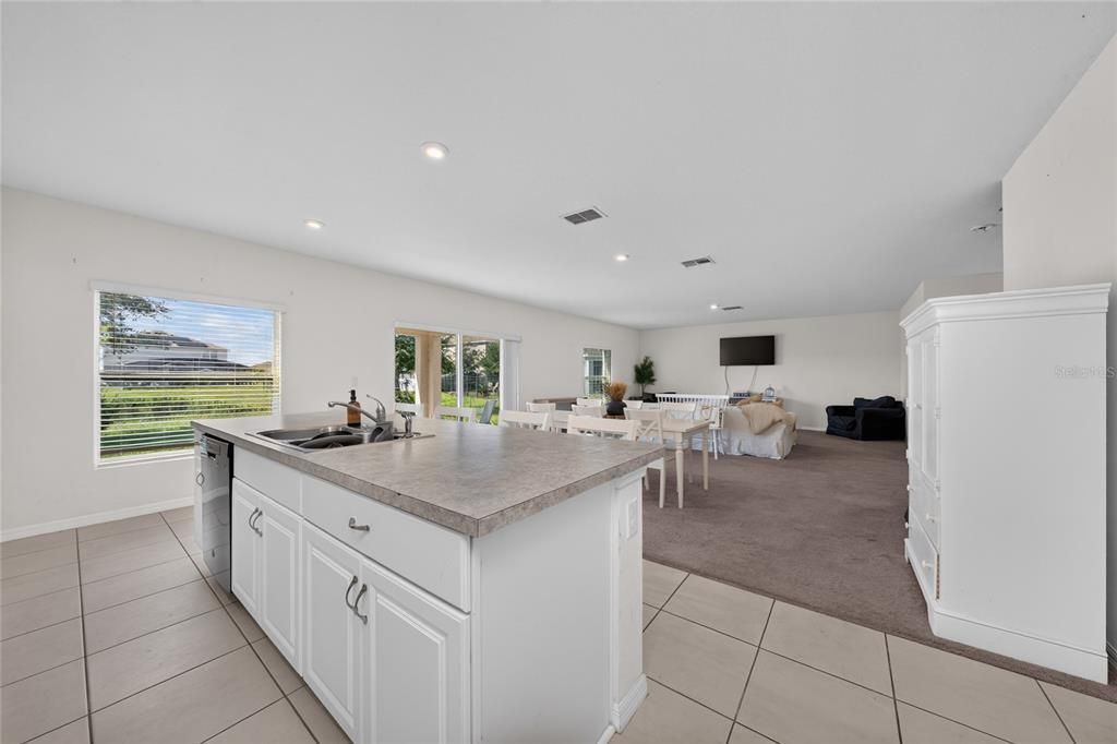 For Sale: $370,000 (4 beds, 2 baths, 2168 Square Feet)