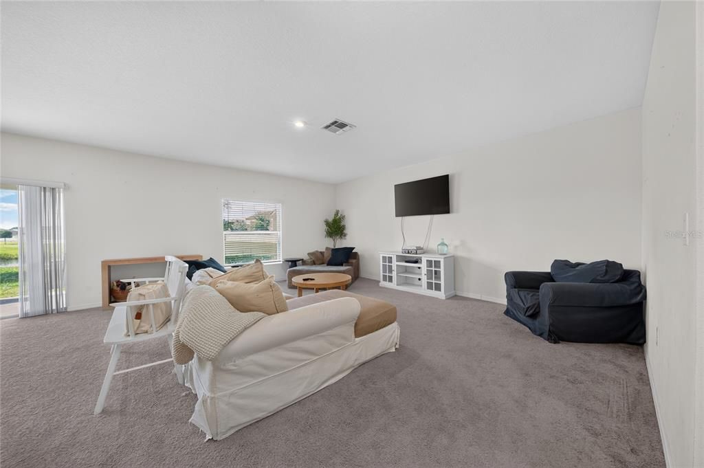 For Sale: $370,000 (4 beds, 2 baths, 2168 Square Feet)