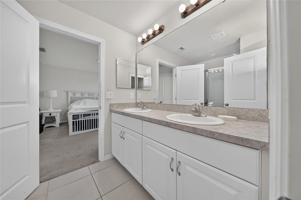 For Sale: $370,000 (4 beds, 2 baths, 2168 Square Feet)
