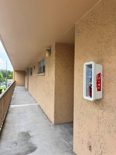 For Sale: $120,000 (1 beds, 1 baths, 586 Square Feet)