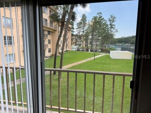 For Sale: $120,000 (1 beds, 1 baths, 586 Square Feet)