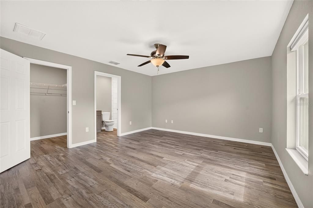 For Sale: $249,900 (3 beds, 2 baths, 1416 Square Feet)