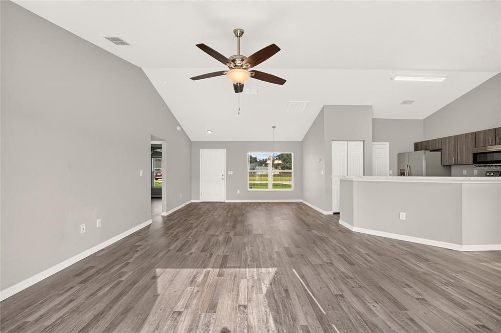For Sale: $249,900 (3 beds, 2 baths, 1416 Square Feet)
